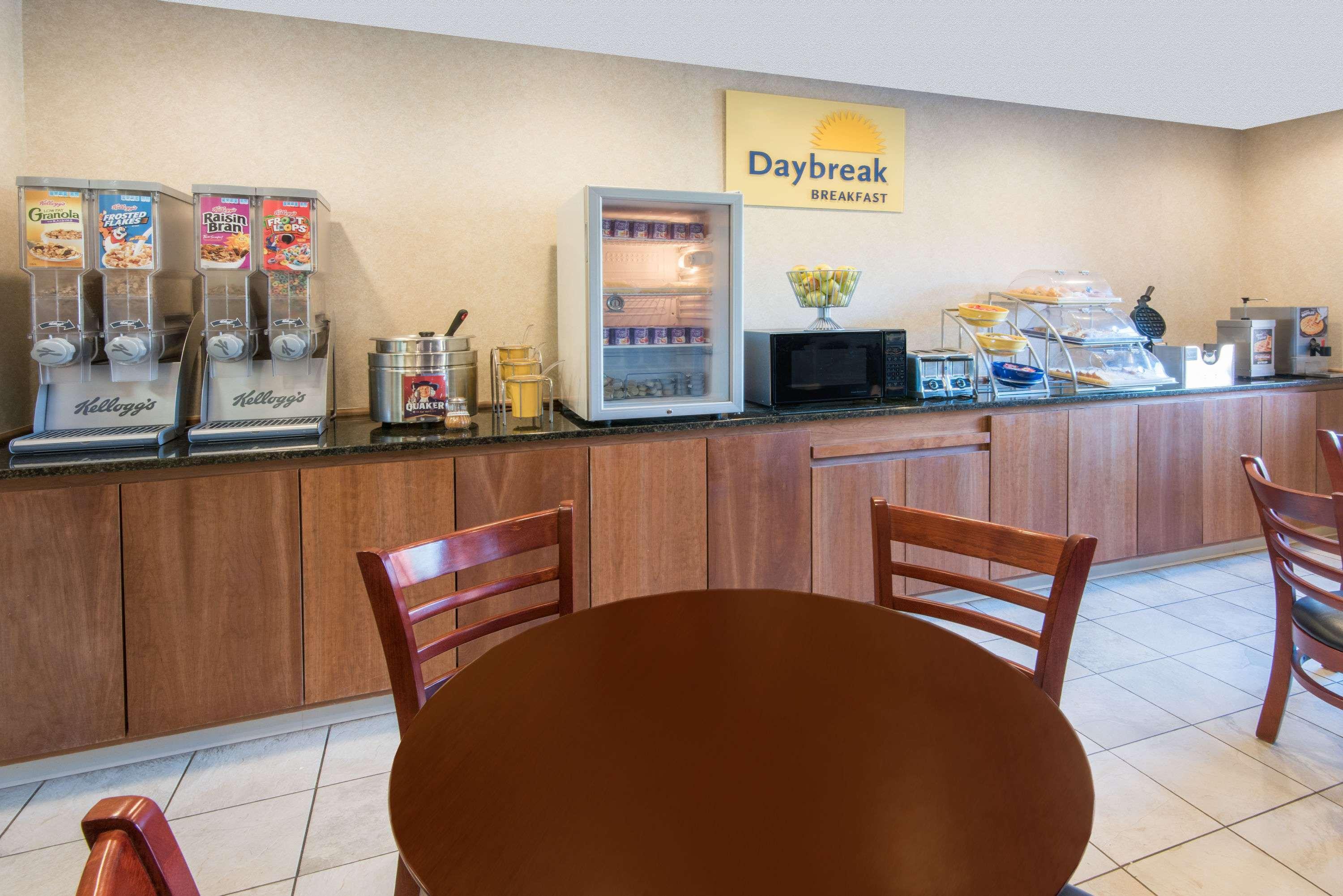 Days Inn By Wyndham Wooster Extérieur photo