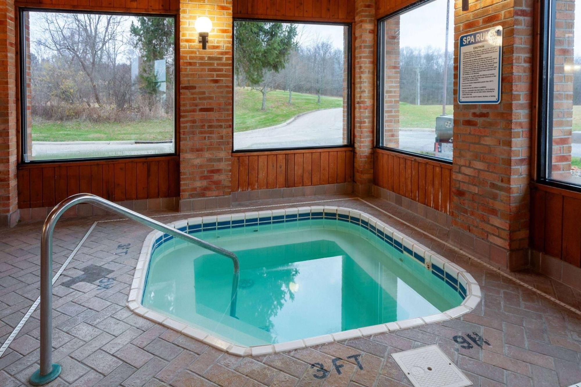 Days Inn By Wyndham Wooster Extérieur photo